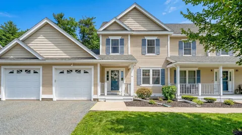 Contact Agent | 102 Central Street, Unit 5A, Saugus, MA 01906