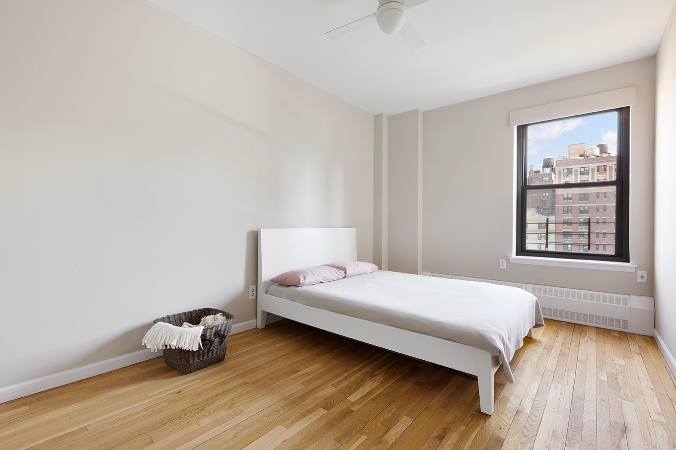 104 West 70th Street, Unit 8B Manhattan, NY 10023 - Photo 4 of 8