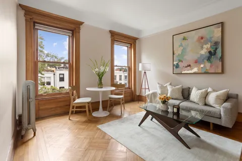 $575,000 | 306 Garfield Place, Unit 4R | Park Slope