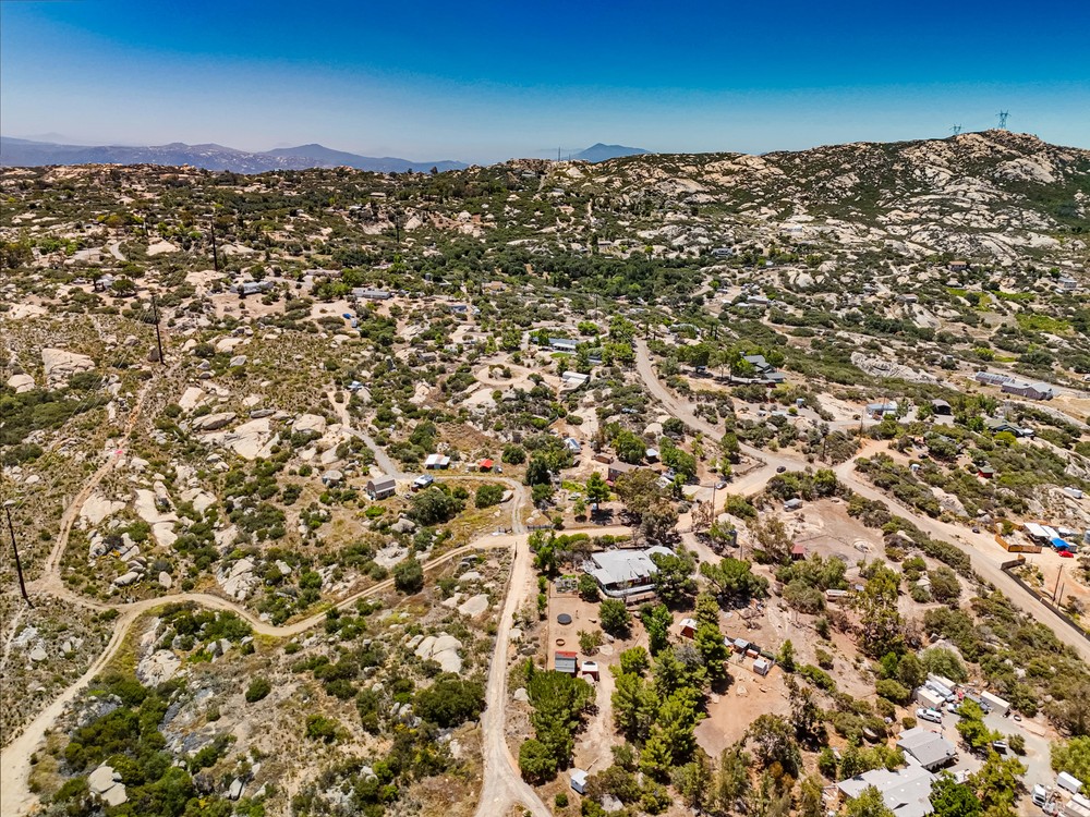 21038 Fog Ridge Alpine, CA 91901 - Photo 22 of 23