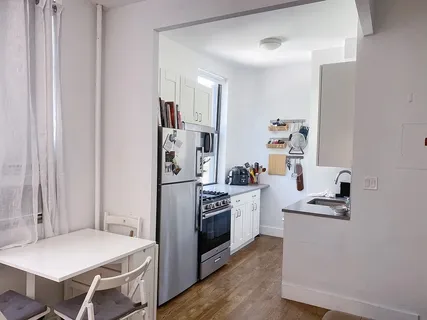 $3,714 | 384 Court Street, Unit 3 | Carroll Gardens