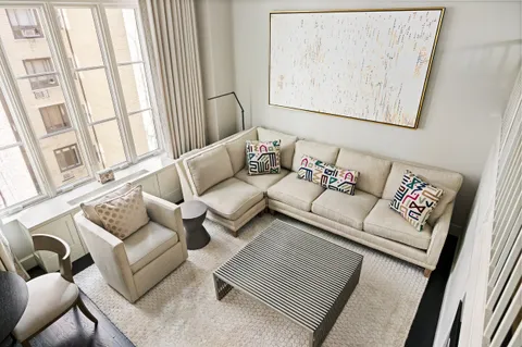 $1,650,000 | 169 East 78th Street, Unit 7C | Upper East Side