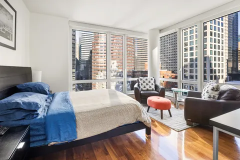 $1,985,000 | 250 East 53rd Street, Unit 1601 | Midtown East