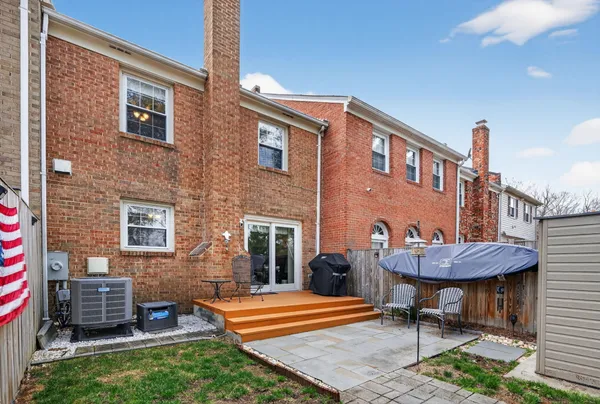 $600,000 | 8106 Kenova Lane, Springfield, VA 22153