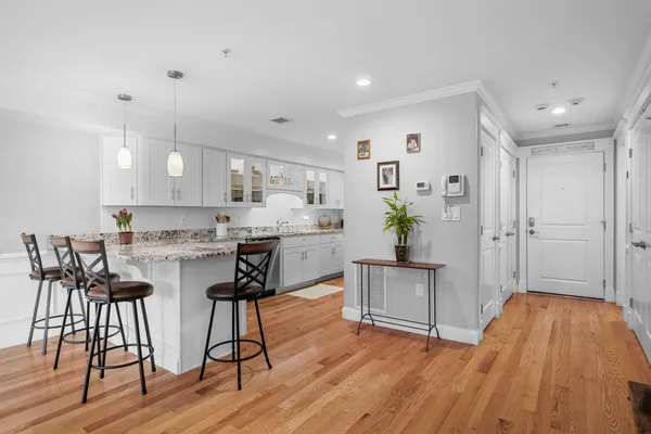 $670,000 | 100 Burrill Street, Unit 3, Swampscott, MA 01907