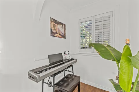 $1,230,000 | 836 North Benton Way, Los Angeles, CA 90026