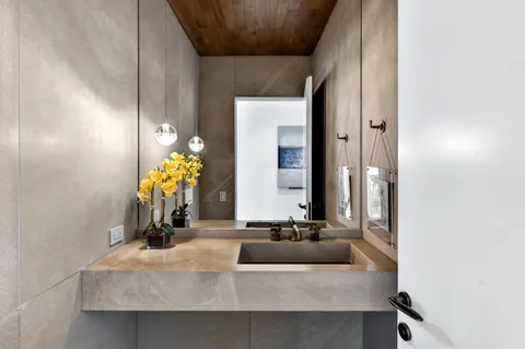 $4,600,000 | 527 West 27th Street, Unit 6S | Chelsea