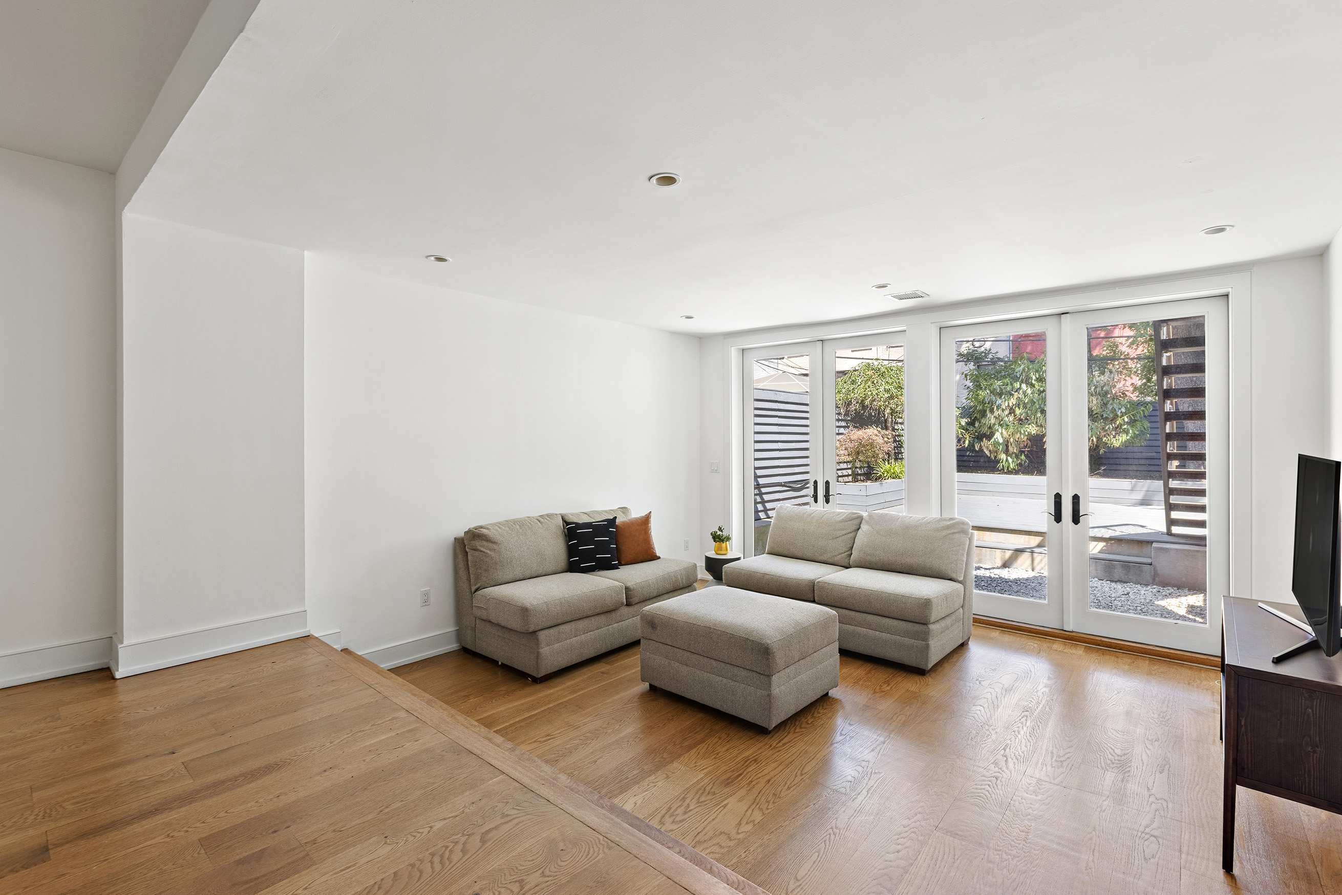 513 MacDonough Street Brooklyn, NY 11233 - Photo 7 of 18