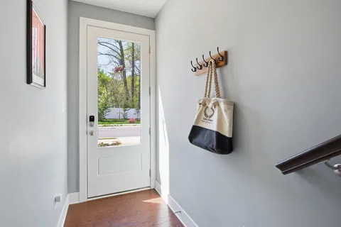 a view of entryway with window