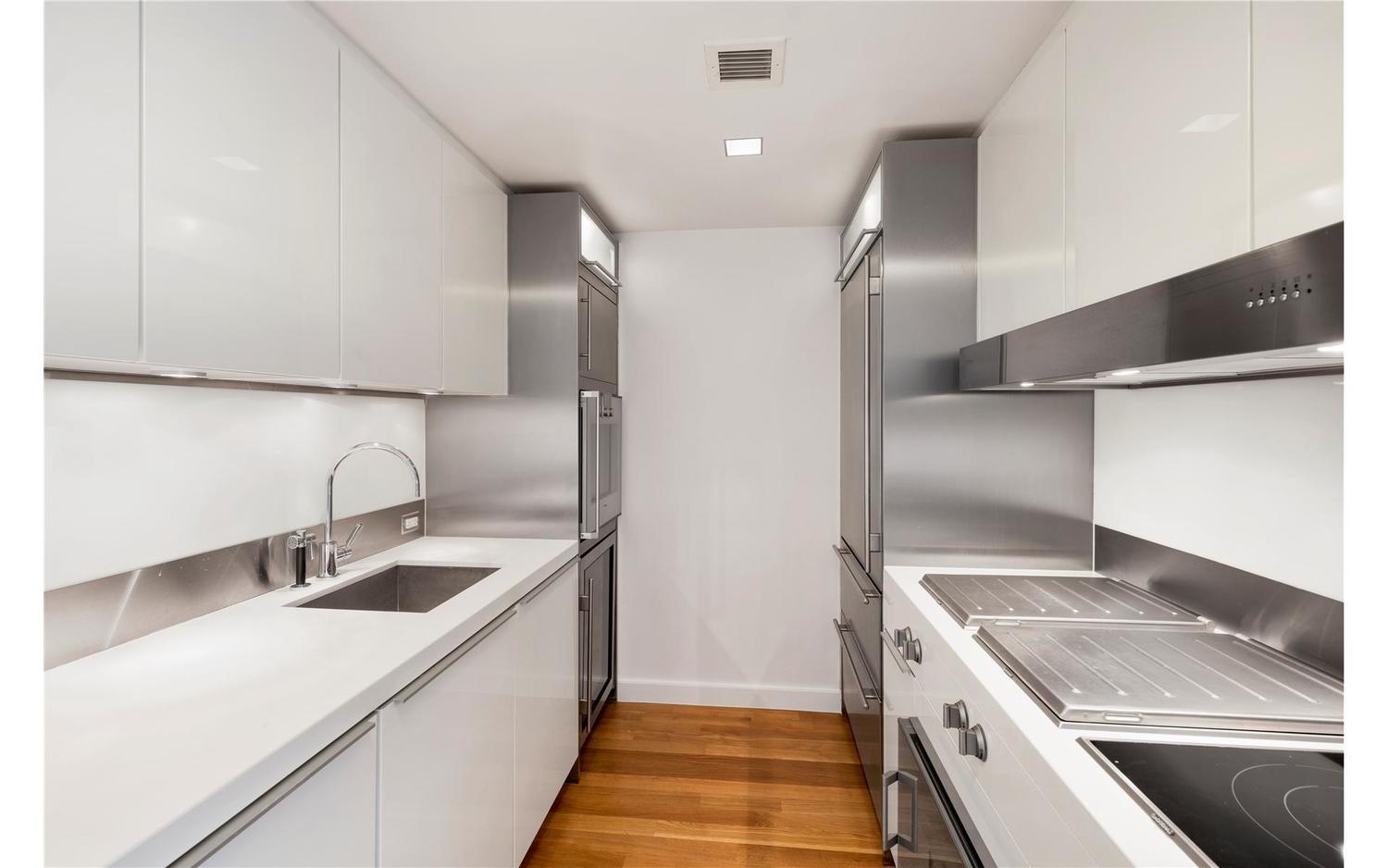 400 East 67th Street, Unit 11F Manhattan, NY 10065 - Photo 2 of 13