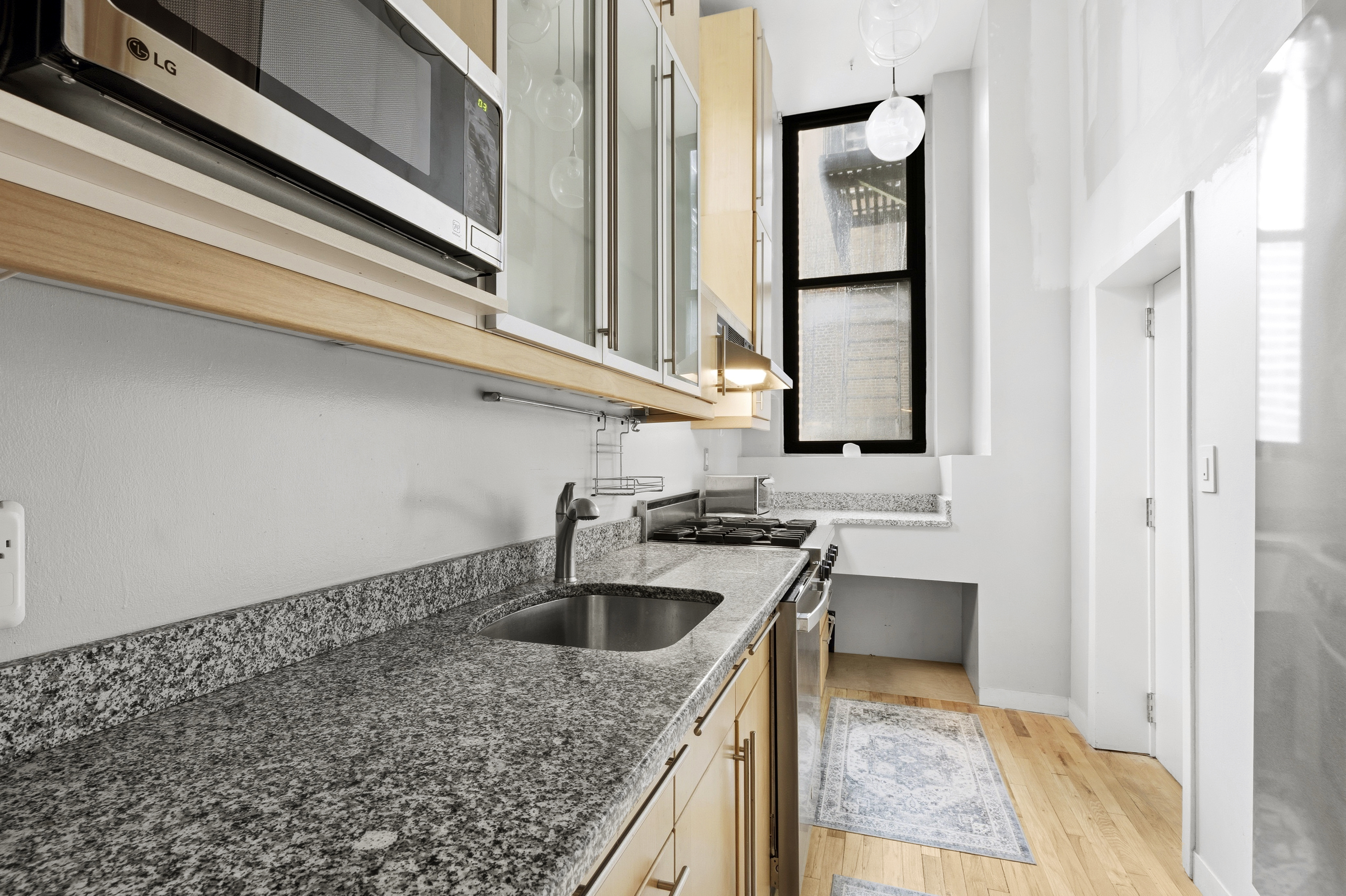 32 West 40th Street, Unit 11B Manhattan, NY 10018 - Photo 6 of 8