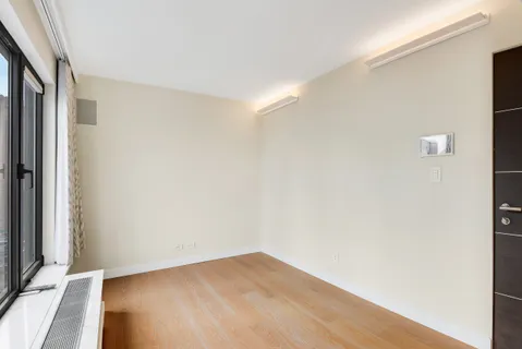 $5,995,000 | 200 Central Park South, Unit 35A | Central Park South