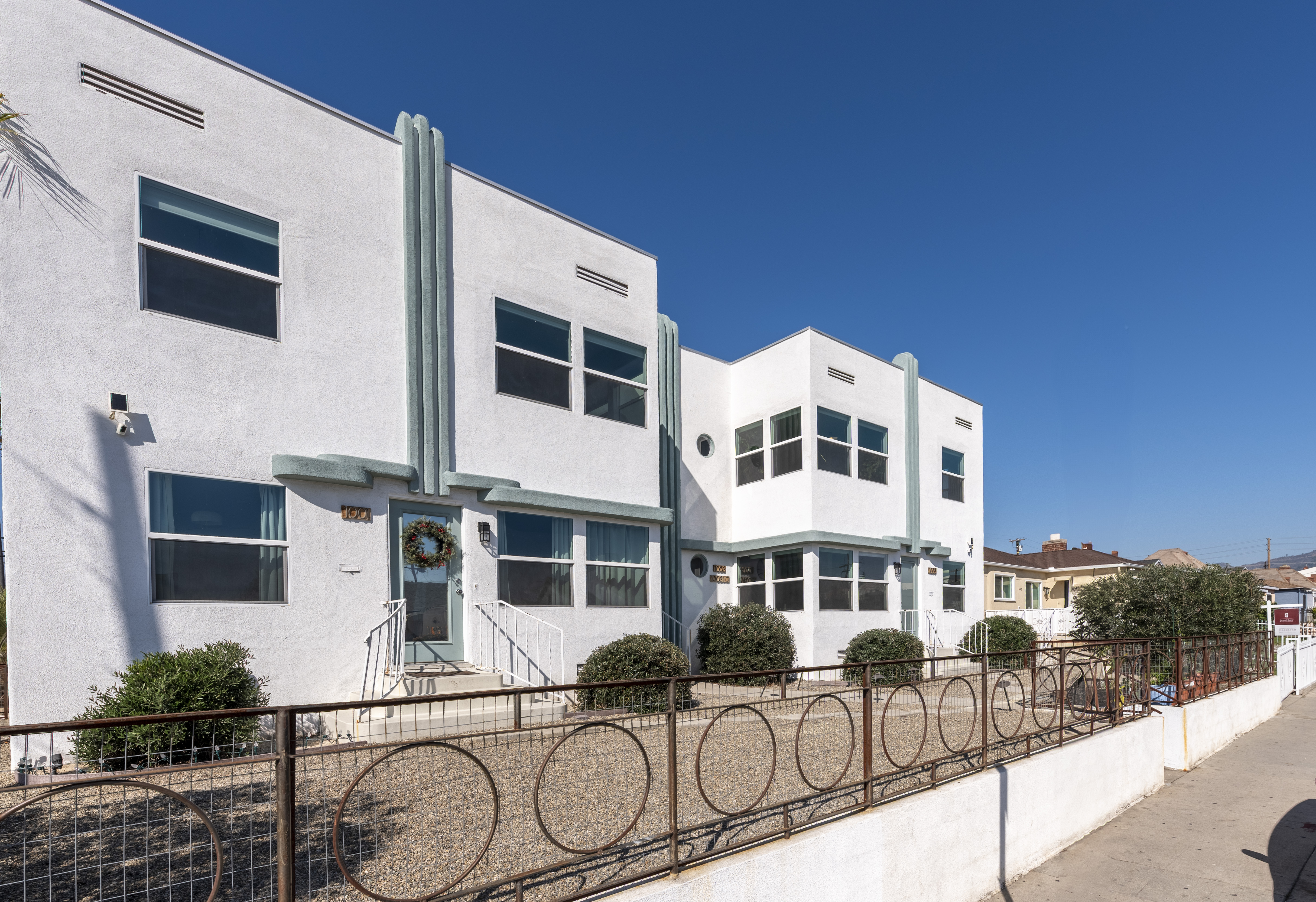 1005 Alexandria Avenue Los Angeles, CA 90029 - Photo 21 of 21 a view of a building with a balcony