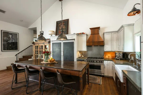 $2,550,000 | 28960 Crags Drive, Agoura Hills, CA 91301