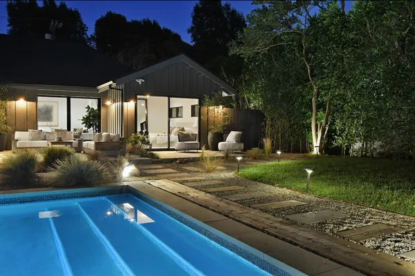 $3,350,000 | 3721 Woodcliff Road, Sherman Oaks, CA 91403
