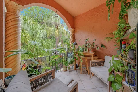 $4,950,000 | 735-745 Meridian Avenue, Miami Beach, FL 33139