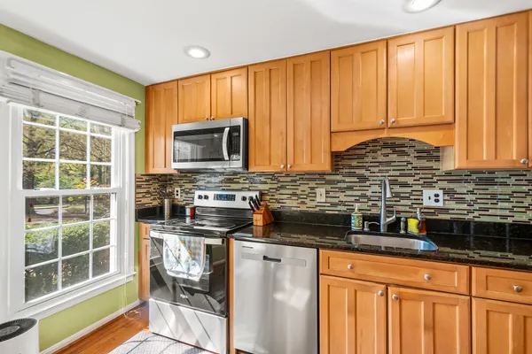 $600,000 | 8024 Bethelen Woods Lane, Springfield, VA 22153