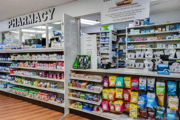 $450,000 | 27110 Grand Central Parkway, Unit 26A | Floral Park