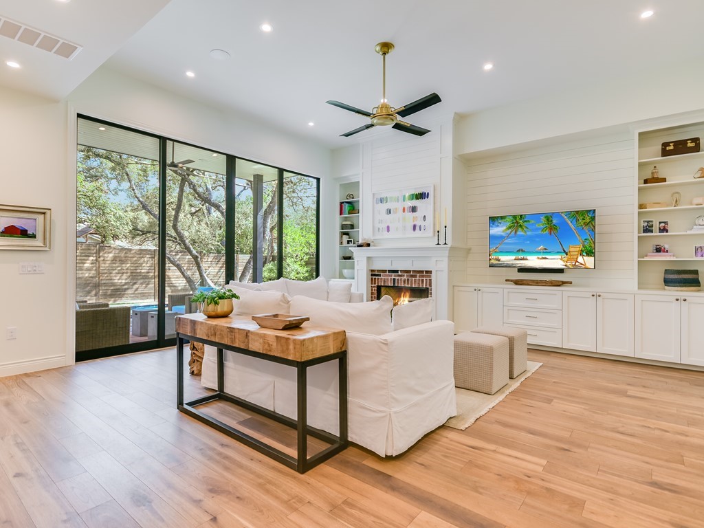 4102 Deepwoods Drive Austin, TX 78731 - Photo 6 of 29