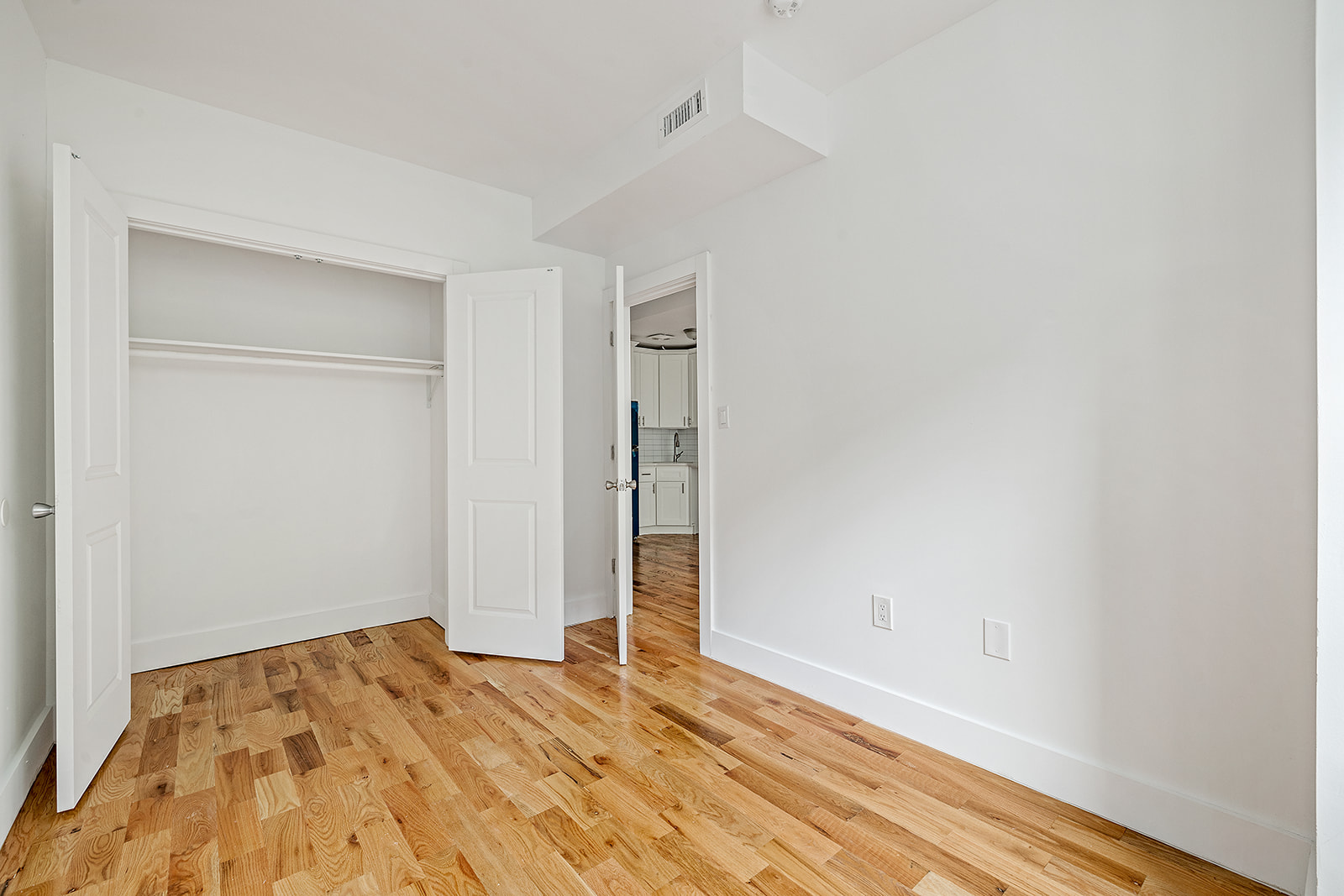422 East 31st Street Brooklyn, NY 11226 - Photo 5 of 16 a view of empty room