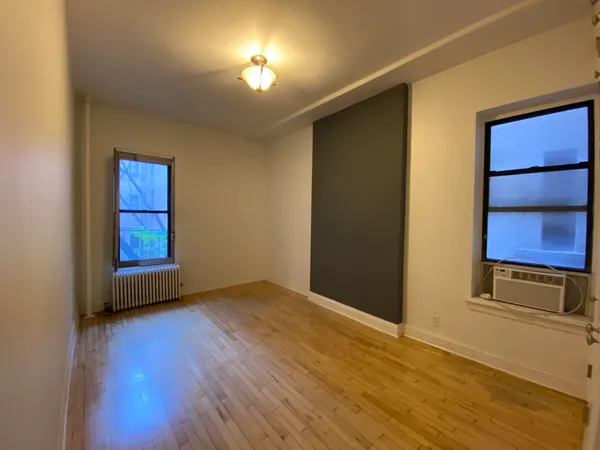 $3,500 | 350 West 56th Street, Unit 3C | Hell's Kitchen