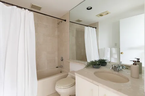 $995,000 | 10 Rogers Street, Unit 606, Cambridge, MA 02142