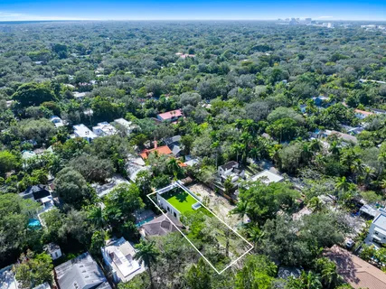 $4,950,000 | 3770 Kumquat Avenue, Miami, FL 33133