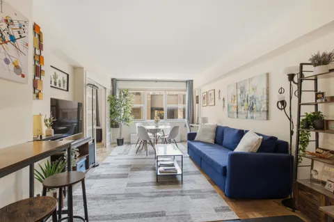 $3,800 | 153 East 57th Street, Unit 17B | Midtown East