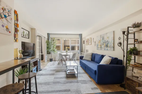 $3,800 | 153 East 57th Street, Unit 17B | Midtown East