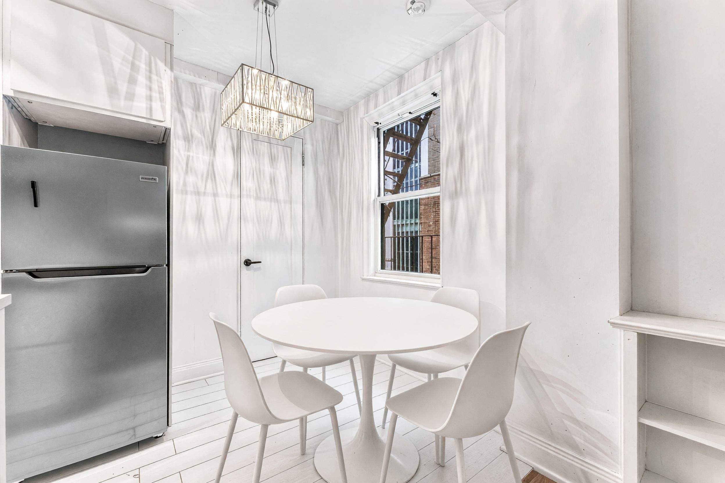 155 East 49th Street, Unit 6F Manhattan, NY 10017 - Photo 7 of 12 Gallery Image 7