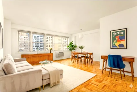 $686,000 | 150 East 37th Street, Unit 10A | Murray Hill