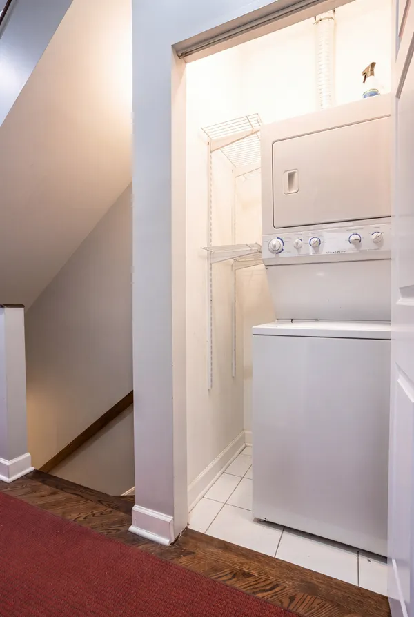 $575,000 | 1043 North Winchester Avenue, Unit 3, Chicago, IL 60622