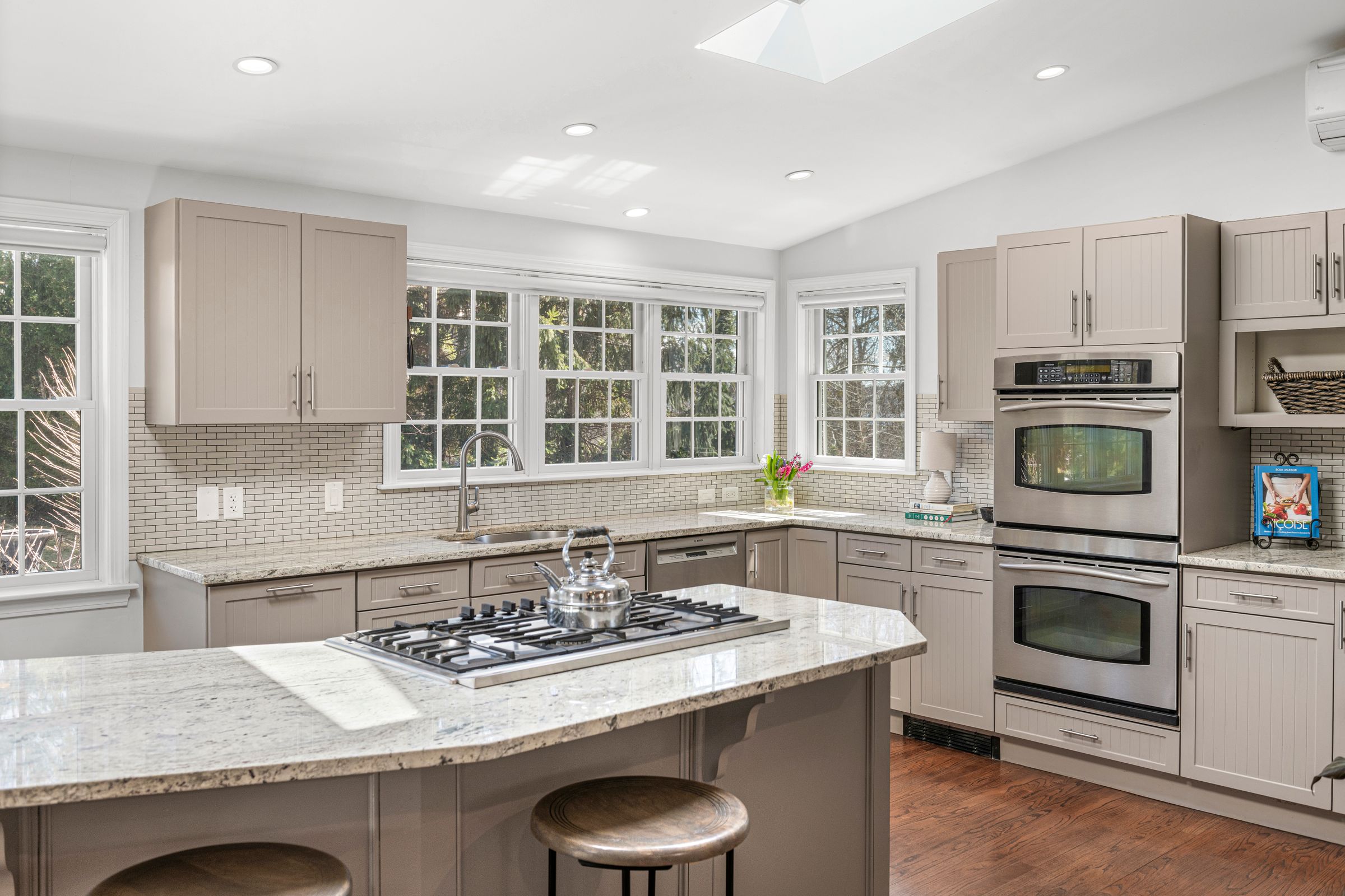 20 Briarfield Road Barrington, RI 02806 - Photo 16 of 54