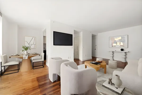 $1,795,000 | 300 East 79th Street, Unit 4C | Upper East Side
