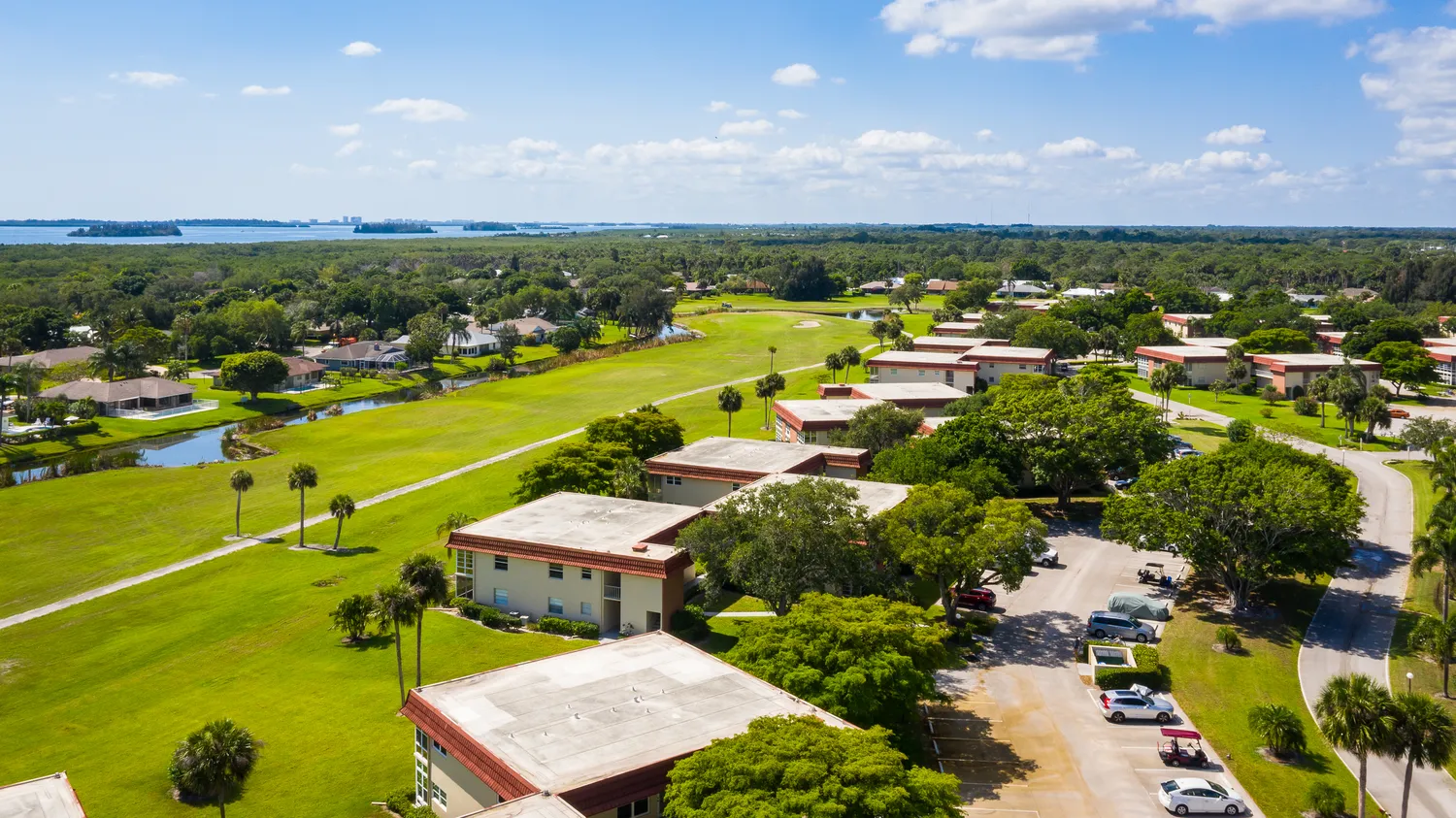 $185,000 | 57 Woodland Drive, Unit 101, Vero Beach, FL 32962