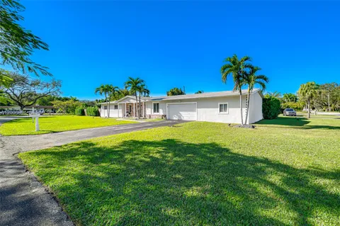 $1,495,000 | 10600 Southwest 80th Court, Miami, FL 33156