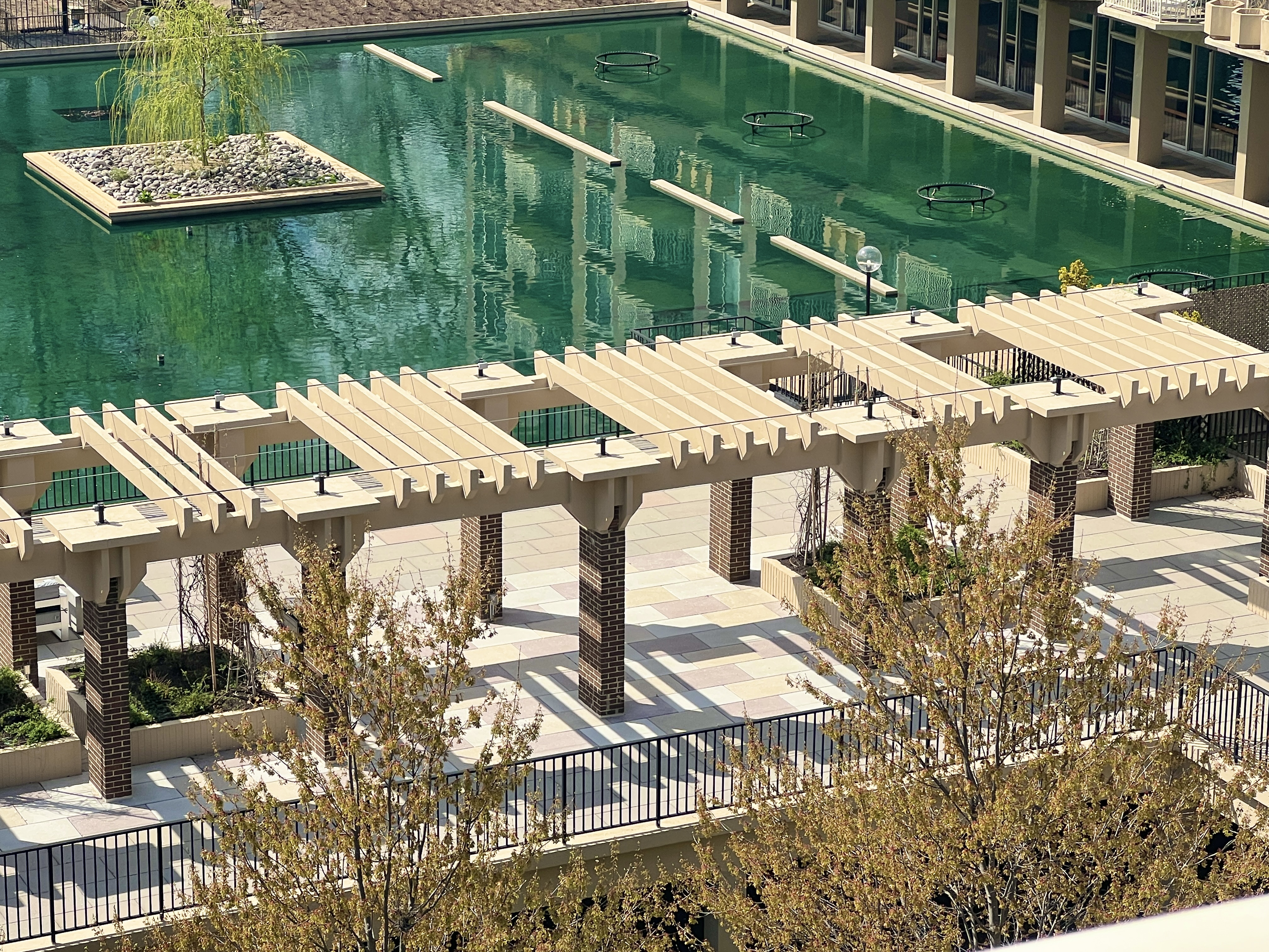 520 N Street Southwest, Unit S622 Washington, DC 20024 - Photo 8 of 25 a view of a patio with table and chairs and potted plants