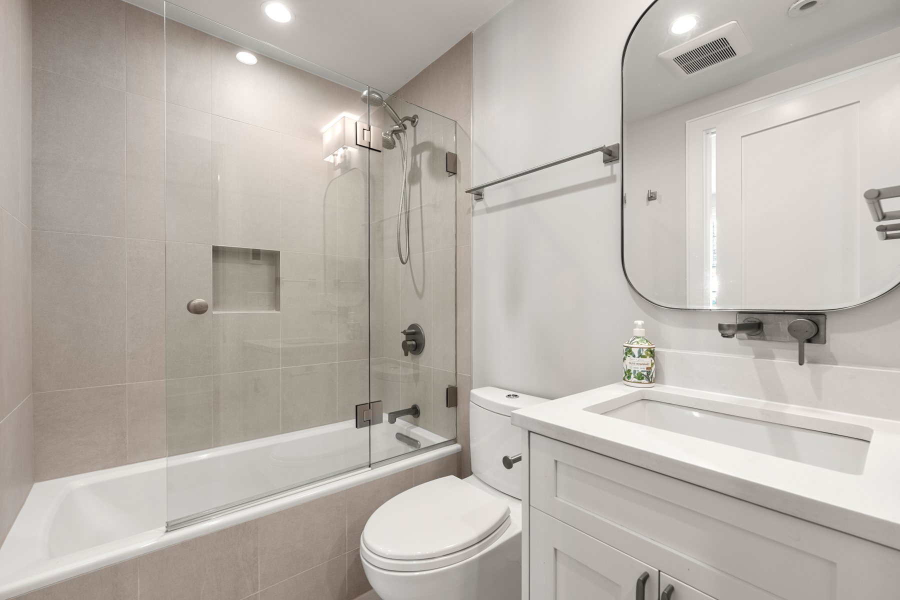 46 Clarendon Street, Unit 1 Boston, MA 02116 - Photo 27 of 44