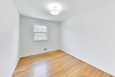$1,095,000 | 11832 Enid Drive, Potomac, MD 20854