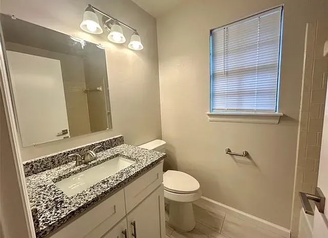 $2,300 | 63 South Stony Bridge Circle, The Woodlands, TX 77381