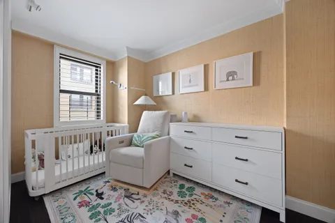 $950,000 | 196 East 75th Street, Unit 9G | Lenox Hill