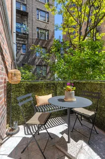 $1,615,000 | 267 West 71st Street, Unit 2FR | Upper West Side