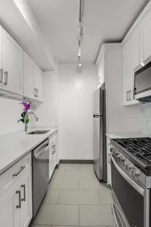 $1,075,000 | 455 East 86th Street, Unit 8C | Upper East Side