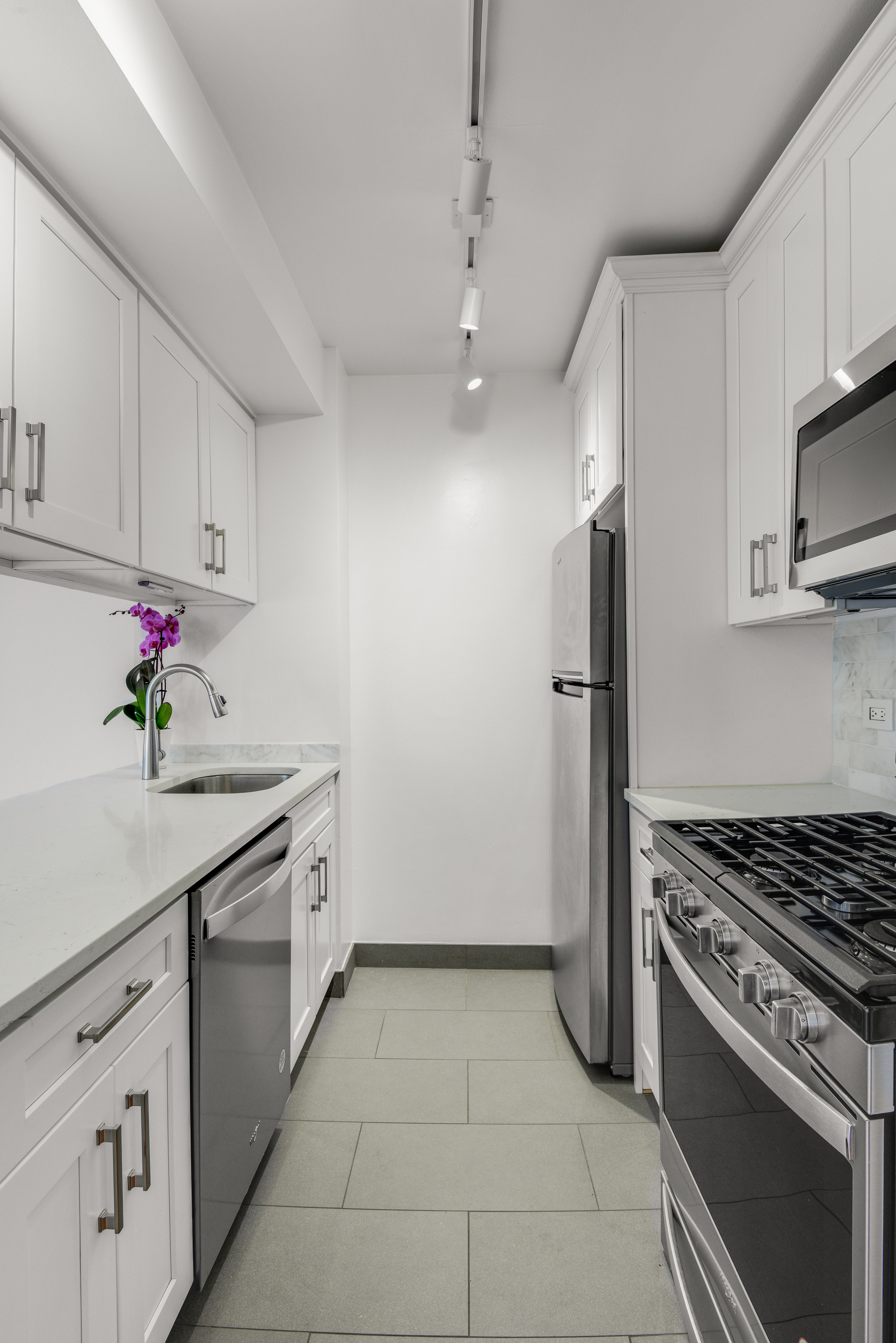 455 East 86th Street, Unit 8C Manhattan, NY 10028 - Photo 4 of 13