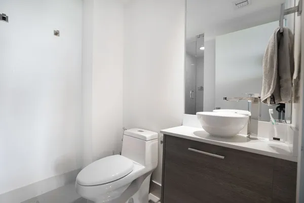 $889,000 | 650 Northeast 32nd Street, Unit 2005, Miami, FL 33137