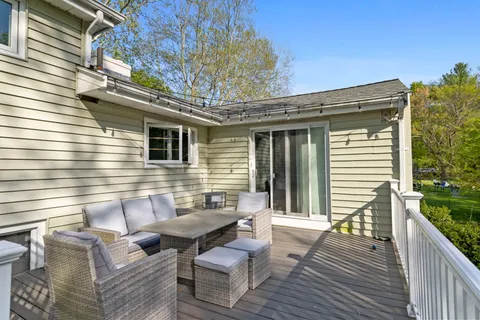 $989,000 | 75 Perry Avenue, Lynnfield, MA 01940