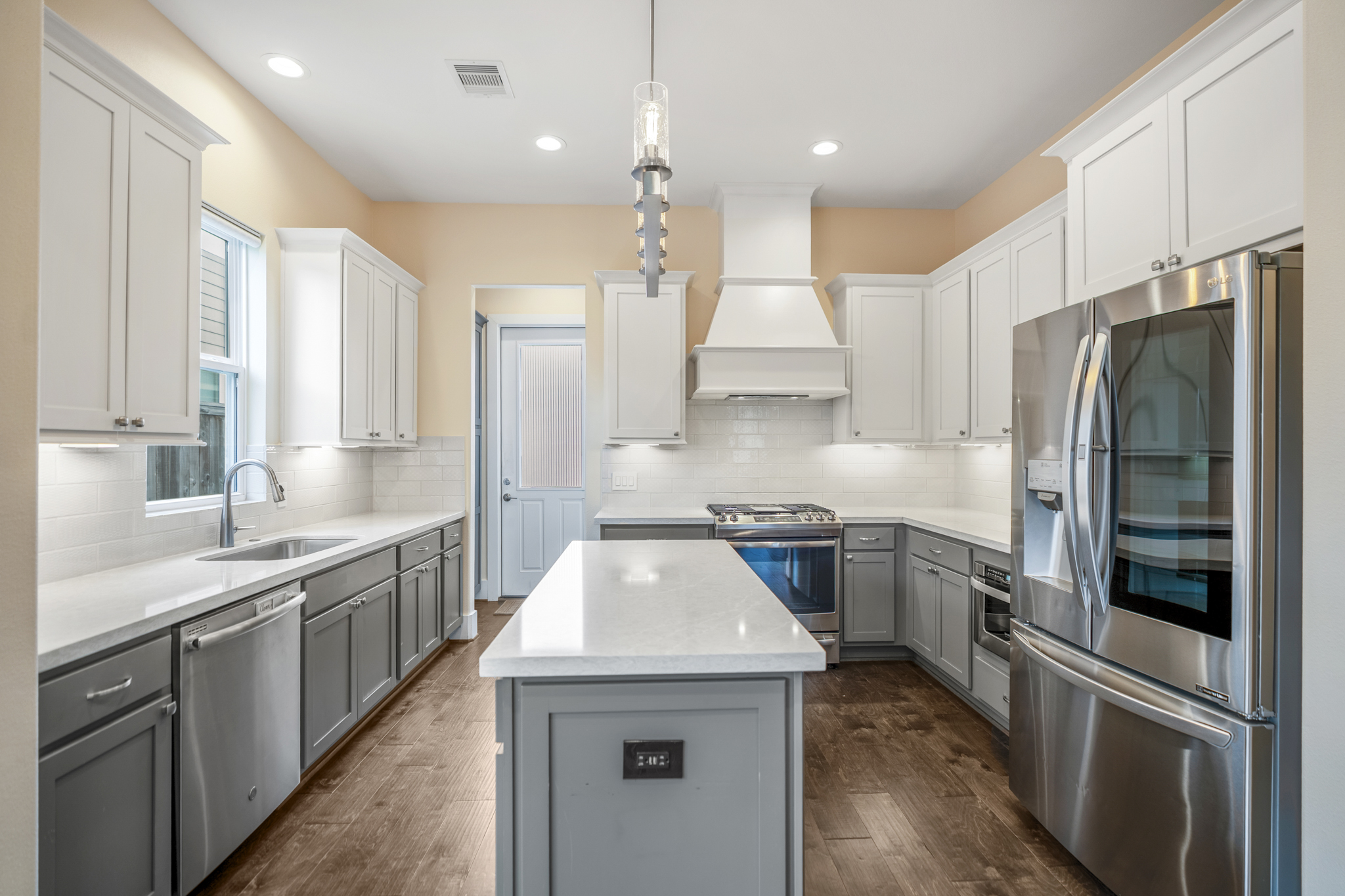 55 Red Harper Drive Spring, TX 77389 - Photo 11 of 53 Gallery Image 11