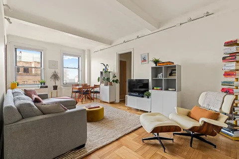$950,000 | 41 Eastern Parkway, Unit 10C | Prospect Heights