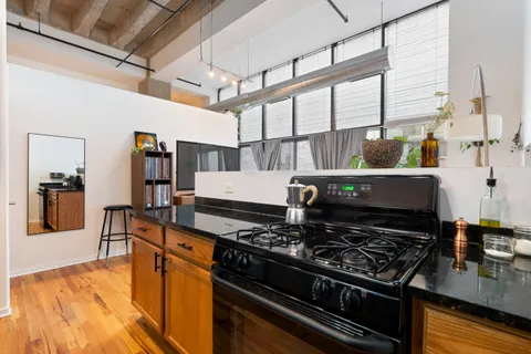 $240,000 | 1645 West Ogden Avenue, Unit 438, Chicago, IL 60612