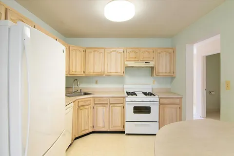 $470,000 | 60 Hickory Way, Mount Arlington, NJ 07856